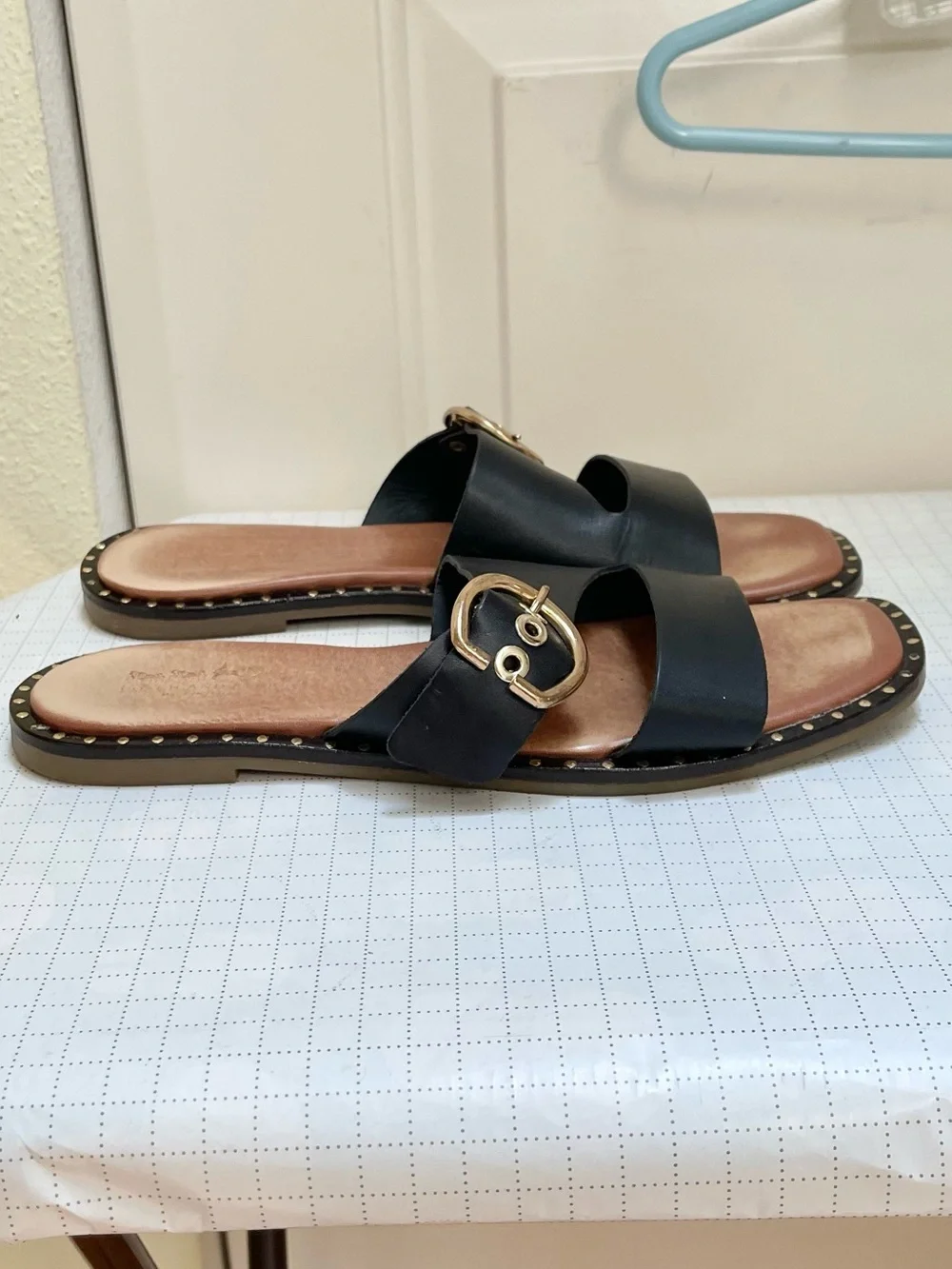 Coach and Four Aquila slide sandals
